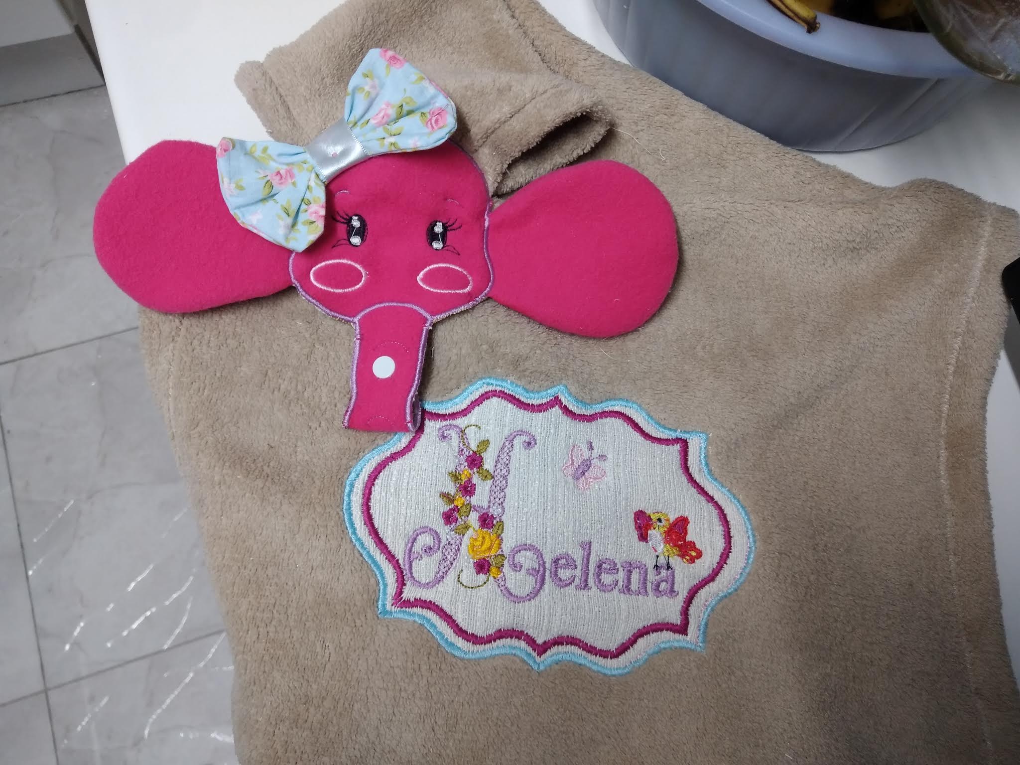 Poncho bordado — Helena