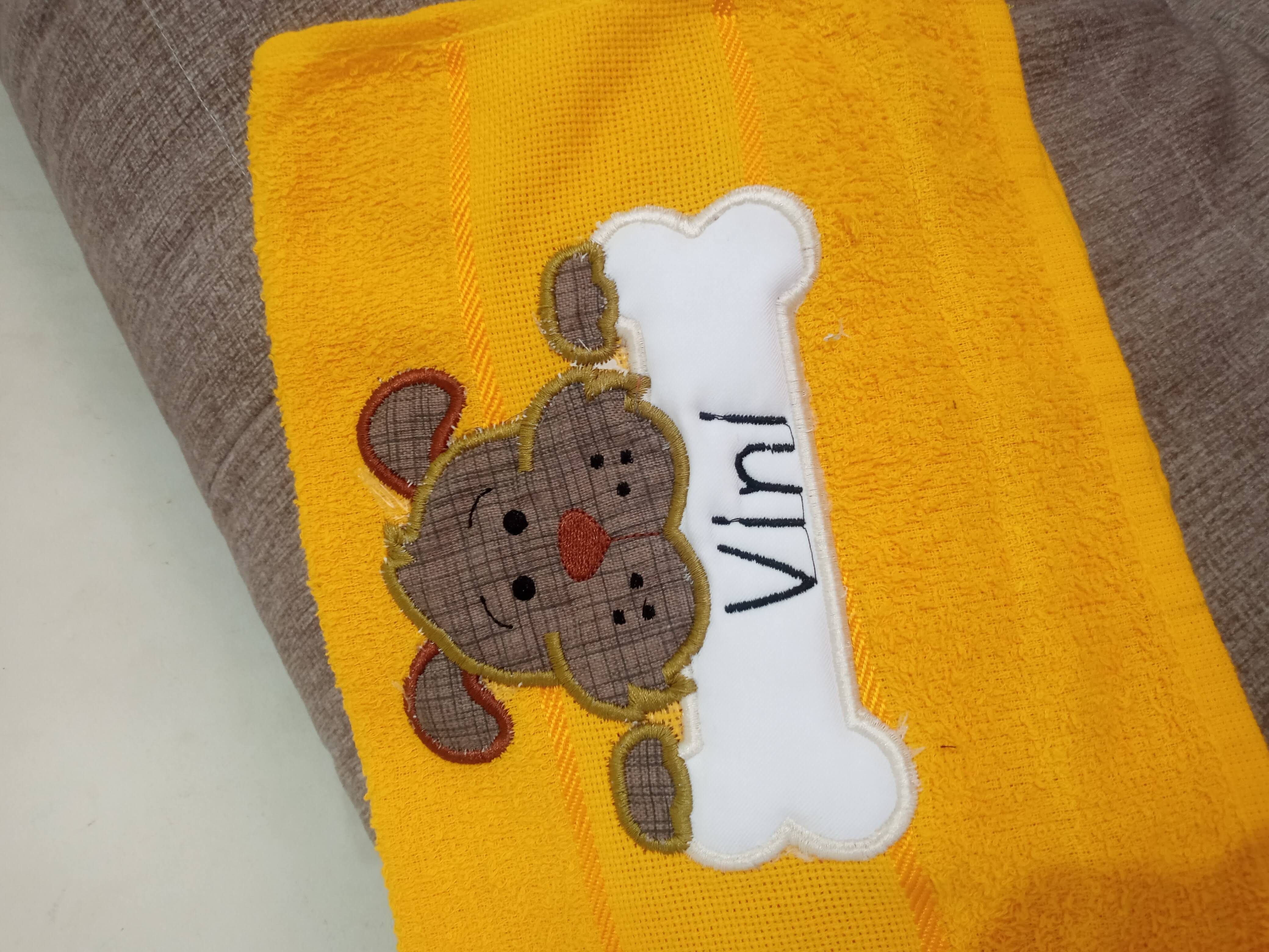 Toalha bordada — Vini