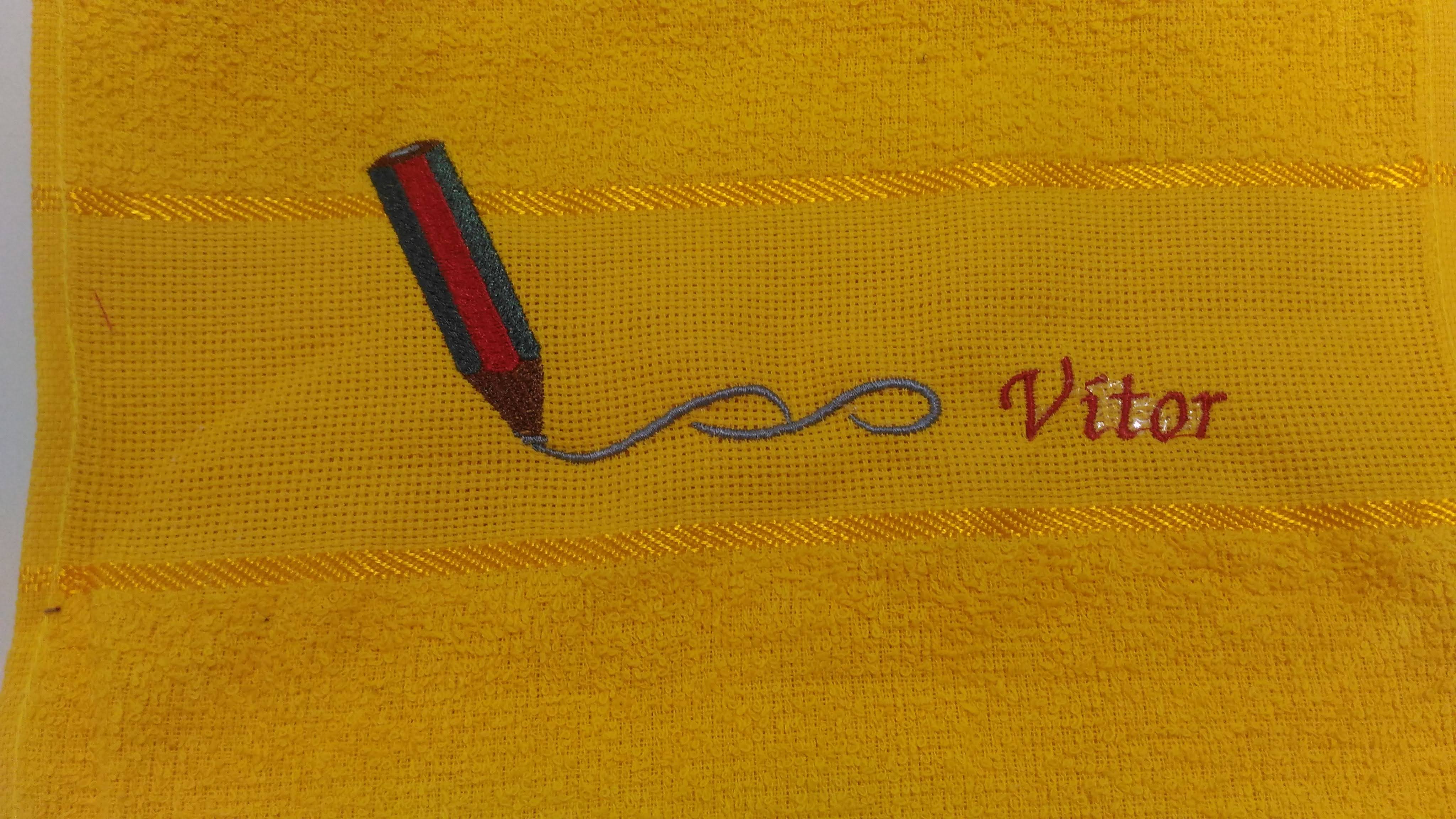 Toalha bordada — Vitor